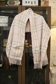 Pre Owned Burberry Pink 2 Sides Nova Check Shawl Cape
