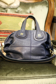 Pre Owned Navy Leather Givenchy Medium Nightingale Satchel with gold-tone hardware