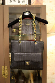 Rare Vintage Chanel Caviar Vertical Quilted Shopper Tote