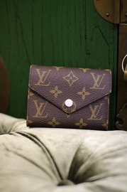 Louis Vuitton LV Victorine Compact Wallet Pink
