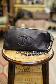 Pre Owned Chanel Black Caviar Leather Wristlet pouch with Silver-tone Hardware