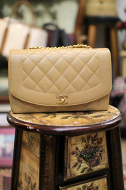 Chanel Caviar BEIGE Vintage Quilted Classic Diana Flap Bag RARE