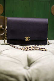 CHANEL vintage Black Caviar Wallet On Chain WOC Flap Bag Gold HW