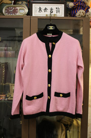 Vintage Chanel Pink Cashmere Cardigan Twin Set FR40