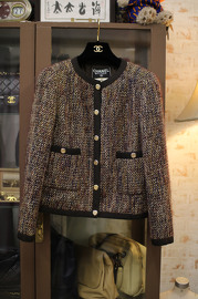 Vintage Chanel Brown/Beige/Burgundy Multi Coloured Tweed Jacket FR34 Fits FR36 gals