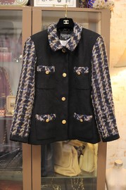 Vintage Chanel Wool Tweed Jacket 1988 FR40