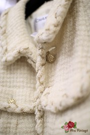 Beautiful Pre Owned Chanel Ivory Wool Chain-Trimmed Jacket FR34