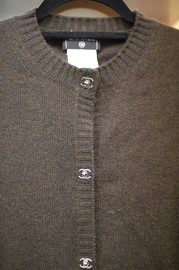 Pre Owned Chanel Brown Cashmere Crew Neck Cardigan with Pretty Silver CC Turnlocks Buttons FR36 2010