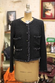 Pre Owned Chanel Black Tweed 4-Pockets Jacket FR40 2007 Fits FR38 Gals