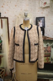 Pre Owned Chanel Beige Thick Tweed Jacketet FR36