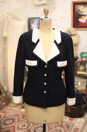 Vintage Chanel Navy x White Bouclé Jacket FR40 80s