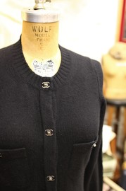 Pre Owned Chanel Black Cashmere Crew Neck Cardigan With Pretty Silver CC Turnlocks Buttons FR36 2010