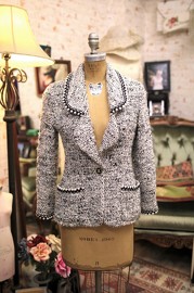 Vintage Chanel Black & White Bouclé Tweed Jacket FR36 1994