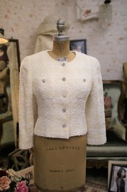 Vintage Chanel Creme x White Bouclé Jacket Skirt Set FR38 1996 Fits FR36 Gals