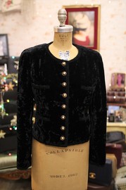 Vintage Chanel Velvet Jacket FR36 Fits FR34/36 Gals 90s