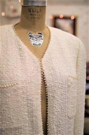 Vintage Chanel Ivory Tweed Jacket with Pretty Faux Pearls Trim FR42 1999