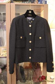 Vintage Chanel Black Tweed Iconic Jacket From 80s FR42 With Beautiful Lining