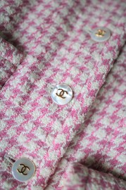 Vintage Chanel Pink & Ivory Houndstooth Tweeds Jacket FR36 / FR38 1997 Spring