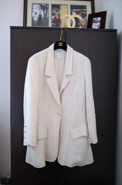 Vintage Chanel Ivory Heavy Tweed Jacket FR38 Fits FR40 Gals too 1999