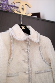 Pre Owned Chanel Ivory Tweed Jacket FR34 2017