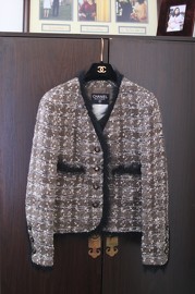 Vintage Chanel Brown Black White Tweeds Jacket with Golden Threads and Black Faux Fur Trim  FR42 1994