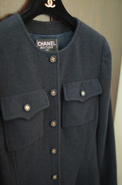 Vintage Chanel Black Boucle Jacket with Back Double Pockets FR38 1995